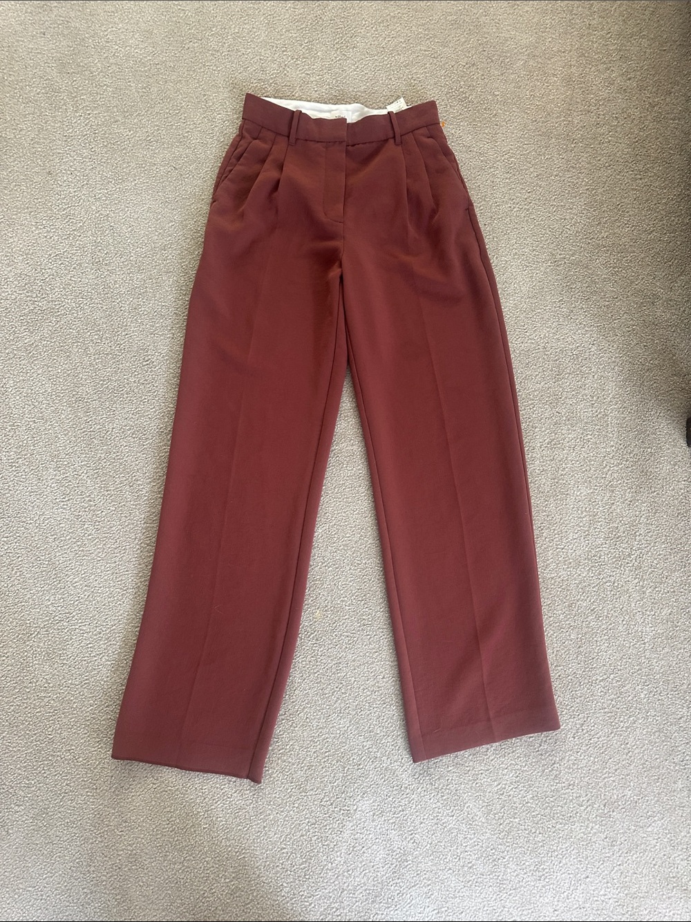 Aritzia women’s Wilfred Pants. Dark rose. Beautiful!